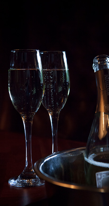 Great prosecco and fizz near Tarporley, Chester and Oulton Park