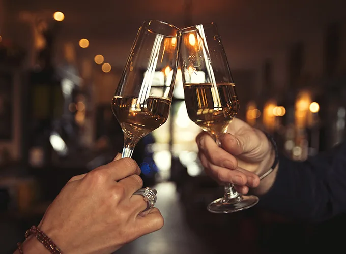 Cheaper Fizz and Prosecco every Friday at Rising Sun in Tarporley near Chester and Oulton Park